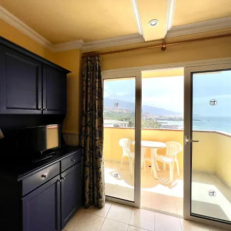 With Ocean Views In Playa Jardin, Puerto De La Cruz 公寓 *