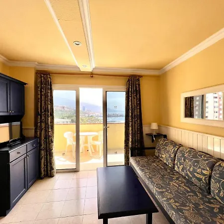 With Ocean Views In Playa Jardin, Puerto De La Cruz 拉克鲁斯